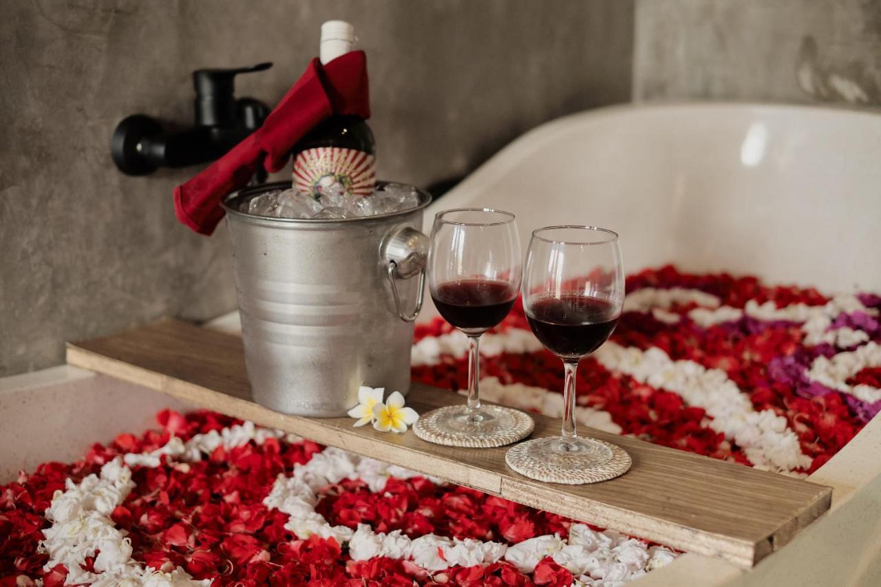 Suarga Loka Ubud Villa Экстерьер фото