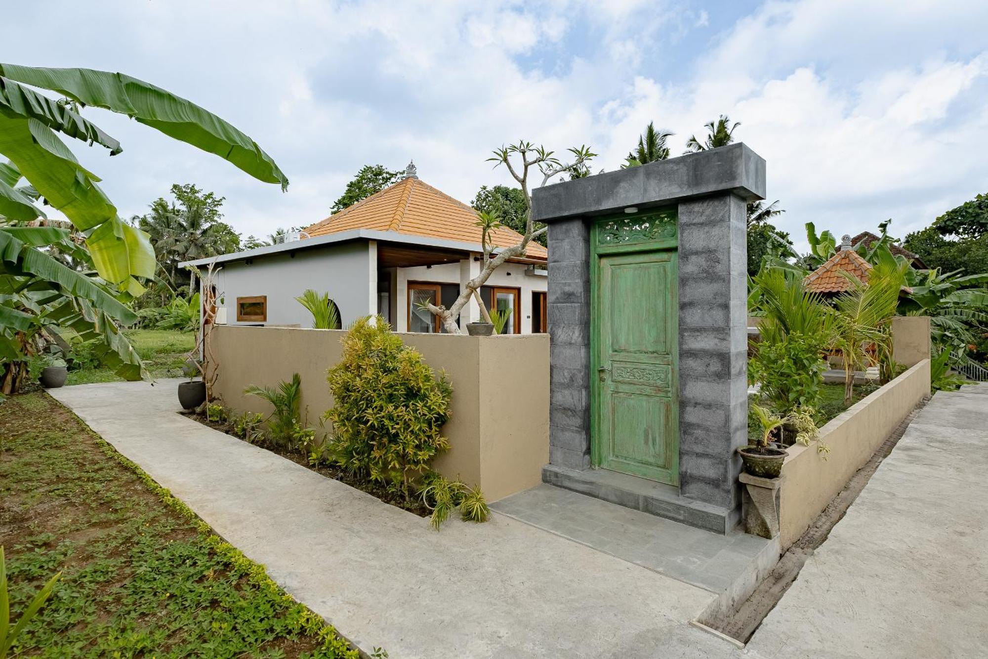 Suarga Loka Ubud Villa Экстерьер фото